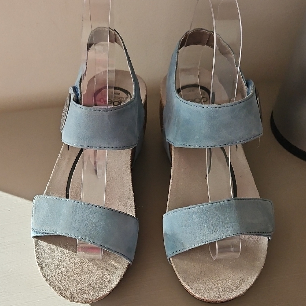 ABEO UNA SOFT BLUE SUEDE LEATHER WEDGE sz 7